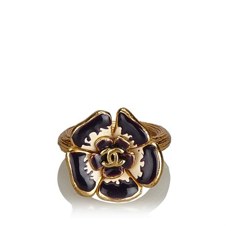 bague camelia noir chanel|chanel camelia high jewelry.